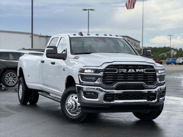 2025 RAM Ram 3500 RAM 3500 TRADESMAN CREW CAB 4X4 8 BOX