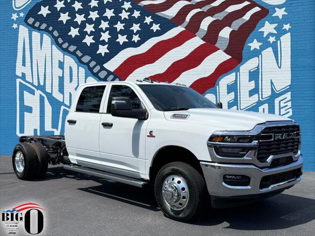 2025 RAM Ram 3500 Chassis Cab RAM 3500 TRADESMAN CREW CAB CHASSIS 4X4 60 CA