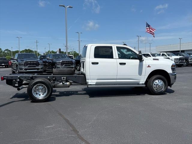 2025 RAM Ram 3500 Chassis Cab RAM 3500 TRADESMAN CREW CAB CHASSIS 4X4 60 CA 2025 RAM Ram 3500 Chassis Cab RAM 3500 TRADESMAN CREW CAB CHASSIS 4X4 60 CA