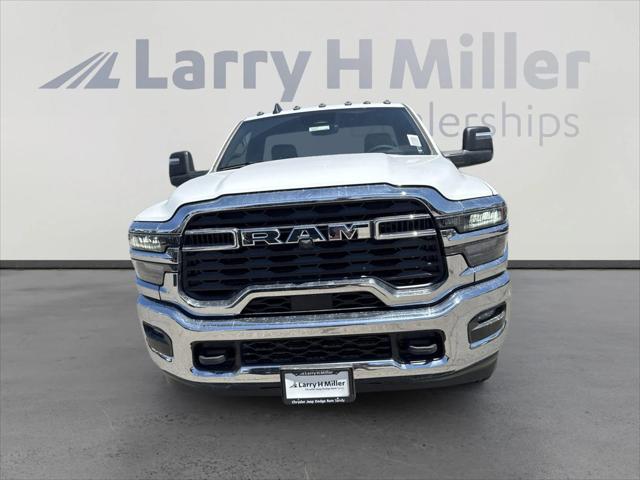 2025 RAM Ram 3500 Chassis Cab RAM 3500 TRADESMAN CHASSIS REGULAR CAB 4X4 84 CA
