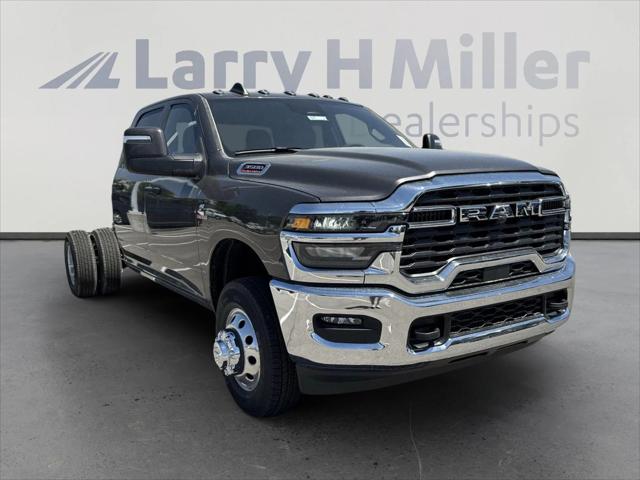 2025 RAM Ram 3500 Chassis Cab RAM 3500 TRADESMAN CREW CAB CHASSIS 4X4 60 CA