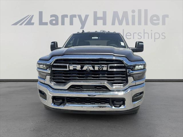 2025 RAM Ram 3500 Chassis Cab RAM 3500 TRADESMAN CREW CAB CHASSIS 4X4 60 CA