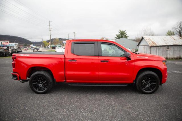 2023 Chevrolet Silverado 1500 4WD Crew Cab Short Bed Custom