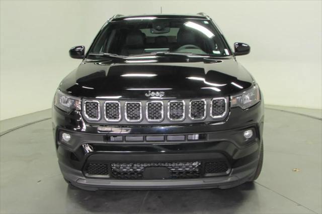 2024 Jeep Compass Latitude Lux FWD