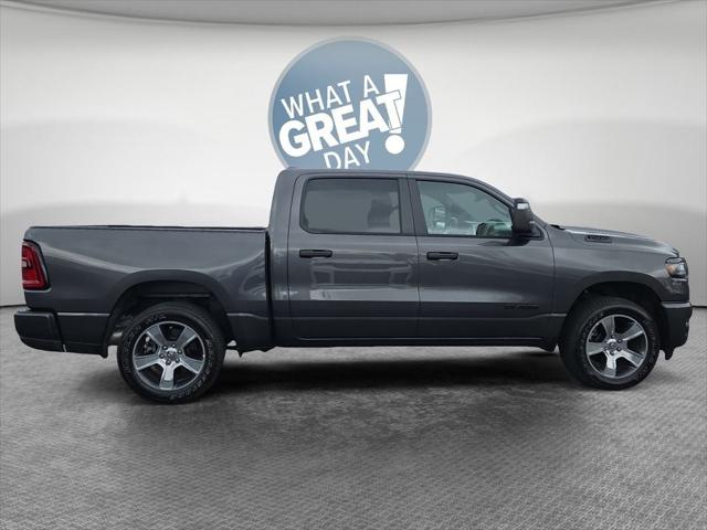 2025 RAM 1500 RAM 1500 TRADESMAN CREW CAB 4X4 57 BOX