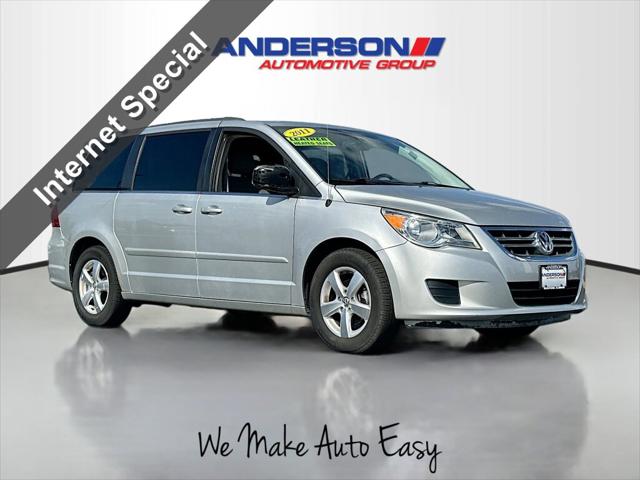 2011 Volkswagen Routan SE