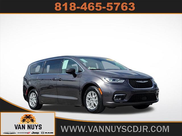 2023 Chrysler Pacifica Touring L