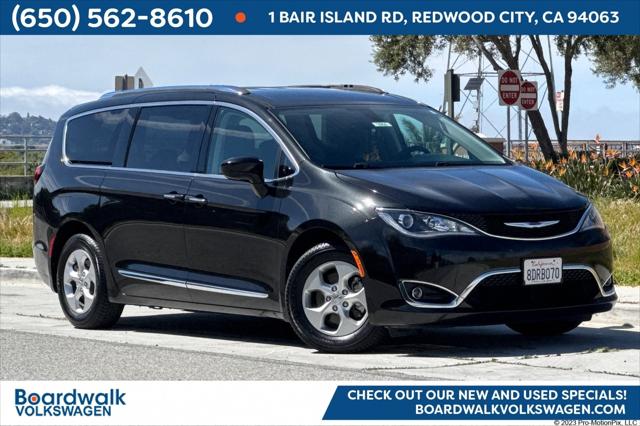 2017 Chrysler Pacifica Touring-L Plus