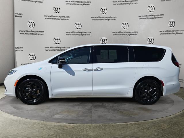 2024 Chrysler Pacifica Hybrid S Appearance Pkg