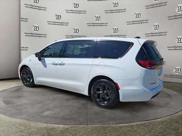 2024 Chrysler Pacifica Hybrid S Appearance Pkg