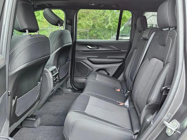2025 Jeep Grand Cherokee Laredo X 4x2