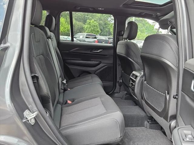 2025 Jeep Grand Cherokee Laredo X 4x2