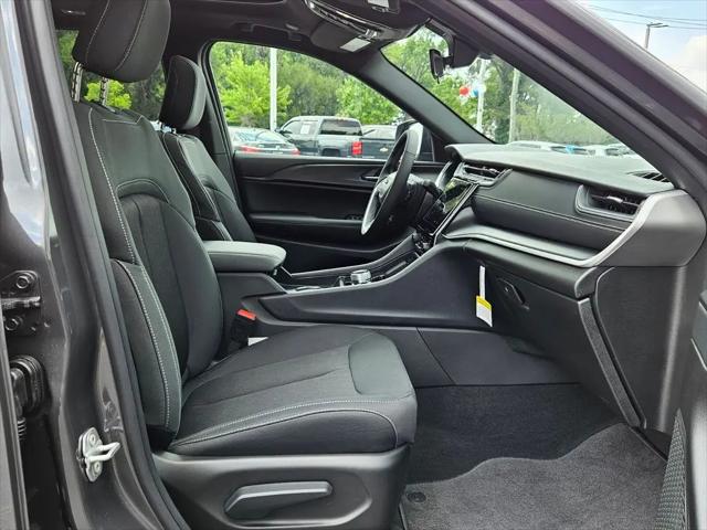 2025 Jeep Grand Cherokee Laredo X 4x2