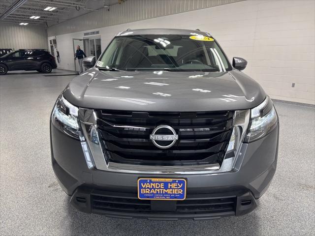2024 Nissan Pathfinder SV 4WD