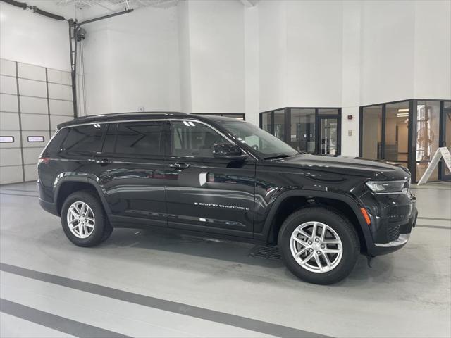2022 Jeep Grand Cherokee L Laredo 4x4