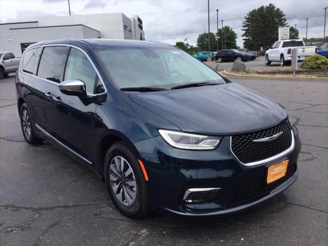2023 Chrysler Pacifica Hybrid Limited