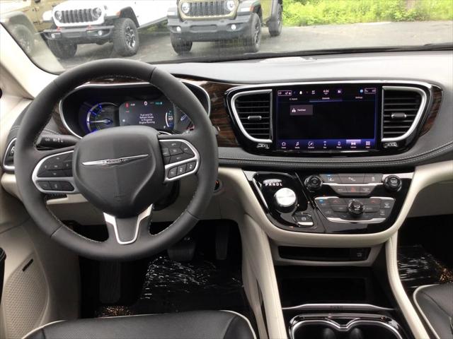 2023 Chrysler Pacifica Hybrid Limited