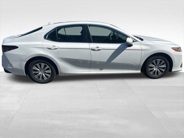 2022 Toyota Camry LE Hybrid