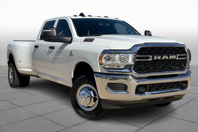 2024 RAM 3500 Tradesman Crew Cab 4x4 8 Box