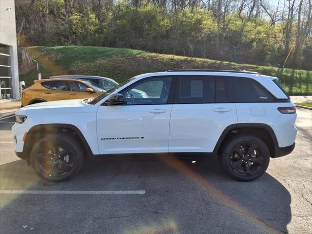 2022 Jeep Grand Cherokee Altitude 4x4