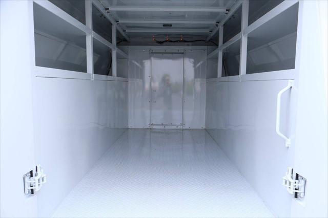 2025 GMC Savana Cutaway Work Van