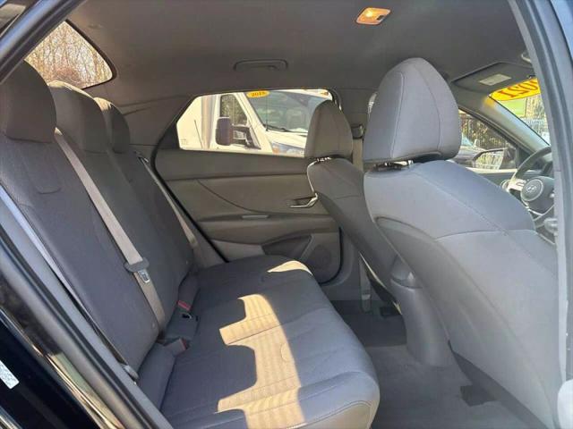 2021 Hyundai Elantra SE