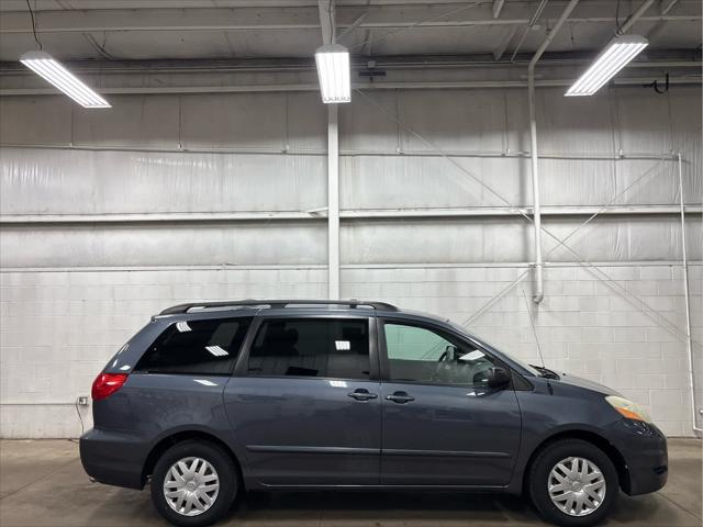 Used 2006 Toyota Sienna For Sale in Wilmington, OH