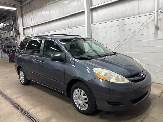Used 2006 Toyota Sienna For Sale in Wilmington, OH