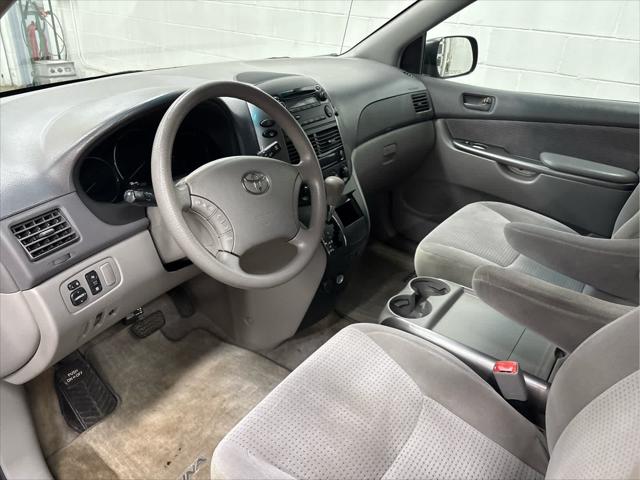 Used 2006 Toyota Sienna For Sale in Wilmington, OH