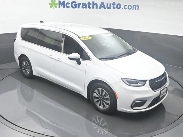 2023 Chrysler Pacifica Hybrid Touring L