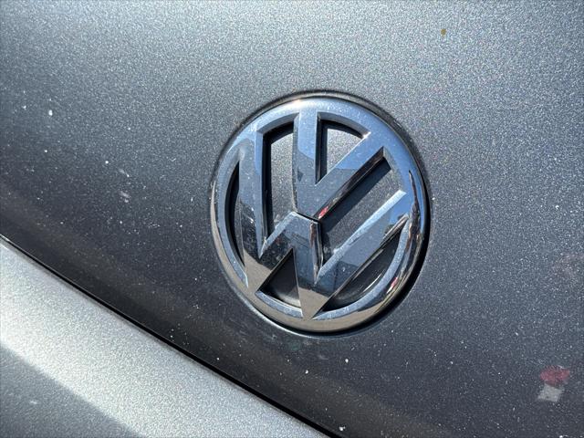 2013 Volkswagen Beetle 2.5L Entry