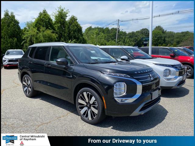 2025 Mitsubishi Outlander PLATINUM EDITION 2.5 S-AWC for sale in Raynham, MA