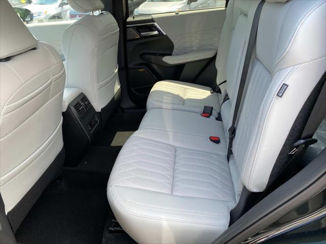 2025 Mitsubishi Outlander PLATINUM EDITION 2.5 S-AWC