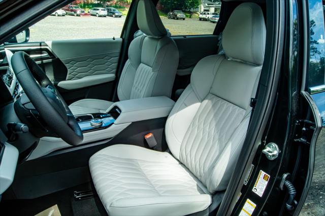 2025 Mitsubishi Outlander PLATINUM EDITION 2.5 S-AWC