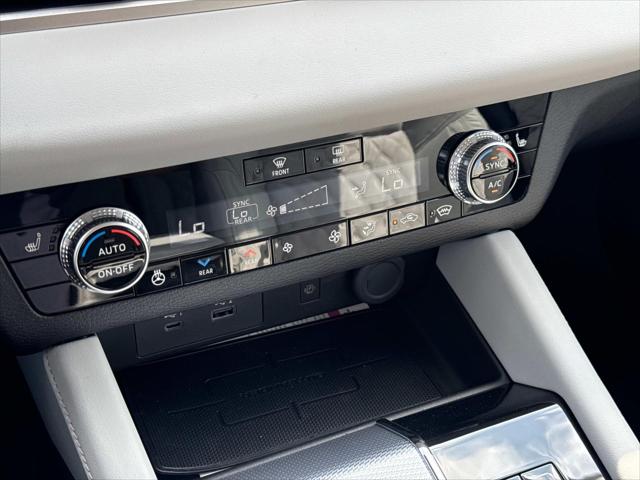2025 Mitsubishi Outlander PHEV SEL S-AWC