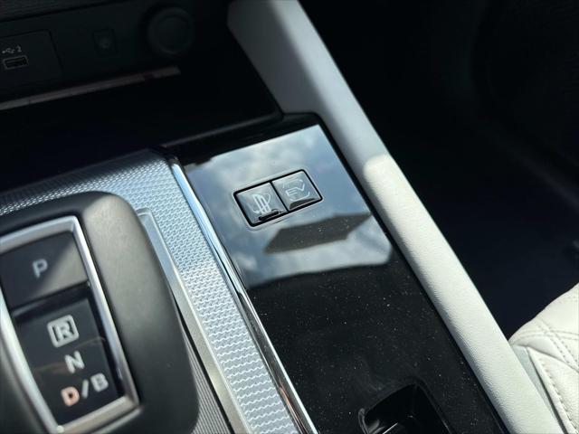 2025 Mitsubishi Outlander PHEV SEL S-AWC