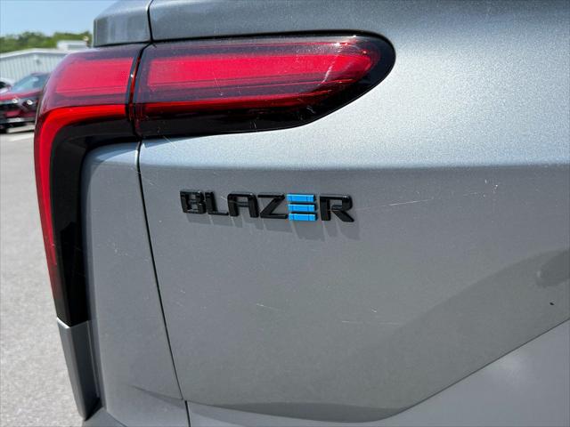 2025 Chevrolet V Blazer eAWD LT