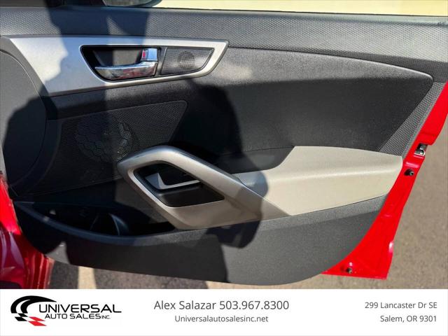 2013 Hyundai Veloster Base w/Gray