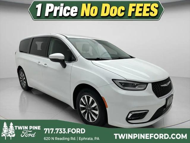 2023 Chrysler Pacifica Hybrid Touring L for sale in Ephrata, PA