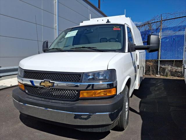 2024 Chevrolet Express Cutaway Work Van
