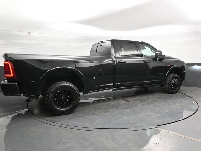 2025 RAM Ram 3500 RAM 3500 LIMITED CREW CAB 4X4 8 BOX
