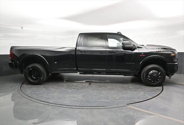 2025 RAM Ram 3500 RAM 3500 LIMITED CREW CAB 4X4 8 BOX