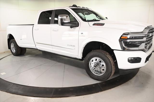 2025 RAM Ram 3500 RAM 3500 LIMITED CREW CAB 4X4 8 BOX