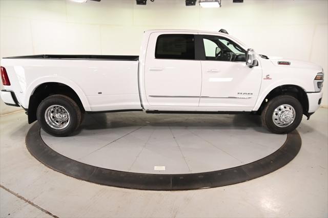 2025 RAM Ram 3500 RAM 3500 LIMITED CREW CAB 4X4 8 BOX
