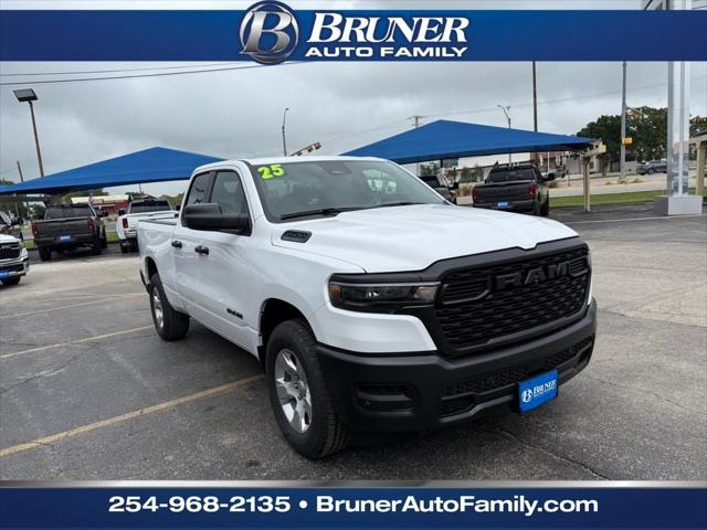 2025 RAM Ram 1500 RAM 1500 TRADESMAN QUAD CAB 4X4 64 BOX