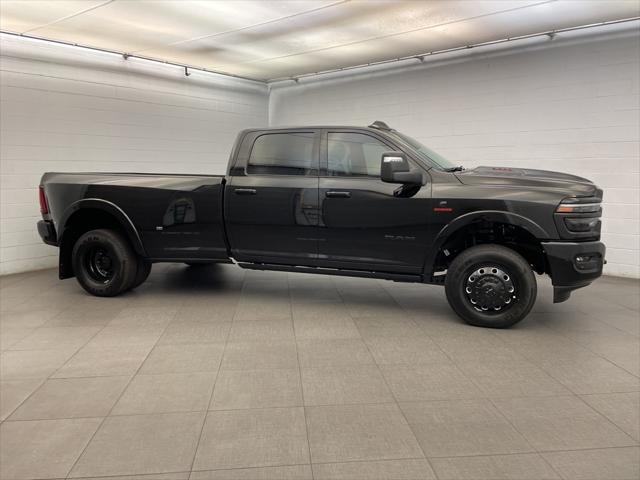 2025 RAM Ram 3500 RAM 3500 LIMITED CREW CAB 4X4 8 BOX
