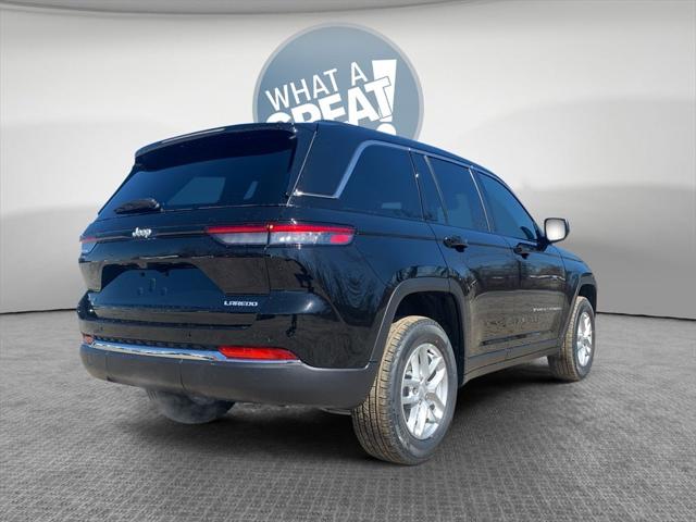 2025 Jeep Grand Cherokee GRAND CHEROKEE LAREDO X 4X4