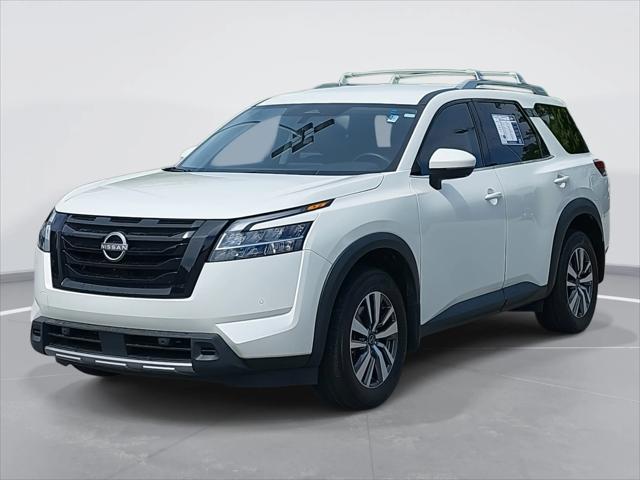 2023 Nissan Pathfinder SL 4WD