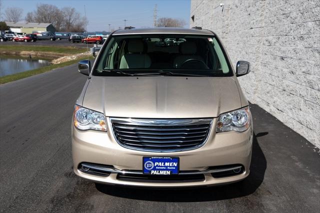2015 Chrysler Town and Country Touring-L