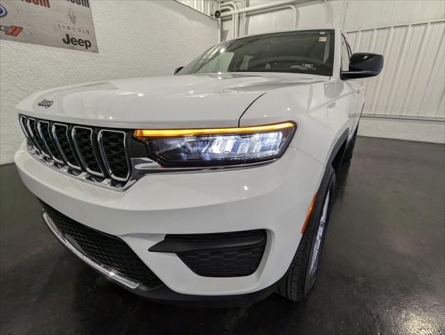 2023 Jeep Grand Cherokee Laredo 4x4